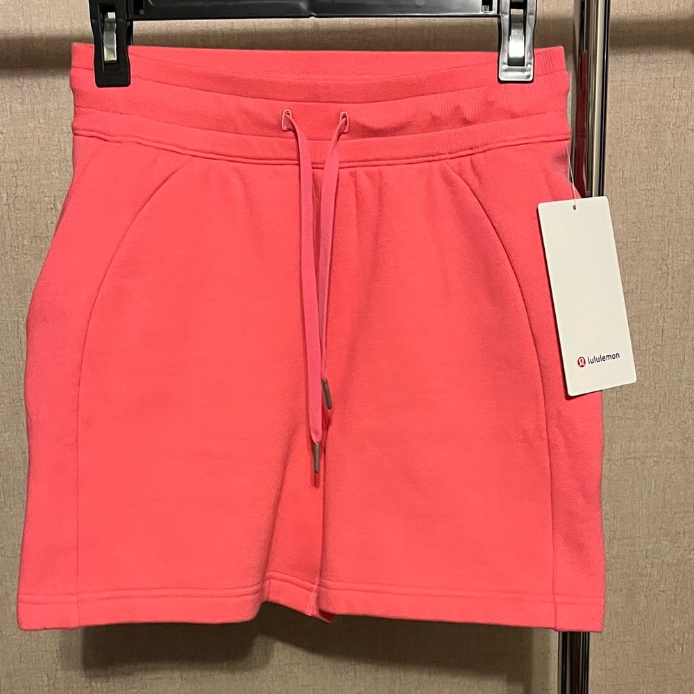 Lululemon Scuba High-Rise 5” shorts